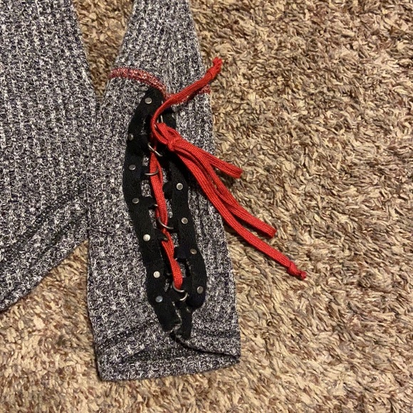 Free people long sleeve with tire size small - Picture 3 of 4